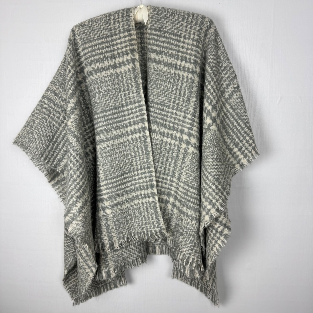 Ann Taylor One Size Gray‎ Plaid Acrylic Fringe Poncho Cape Wrap Cozy